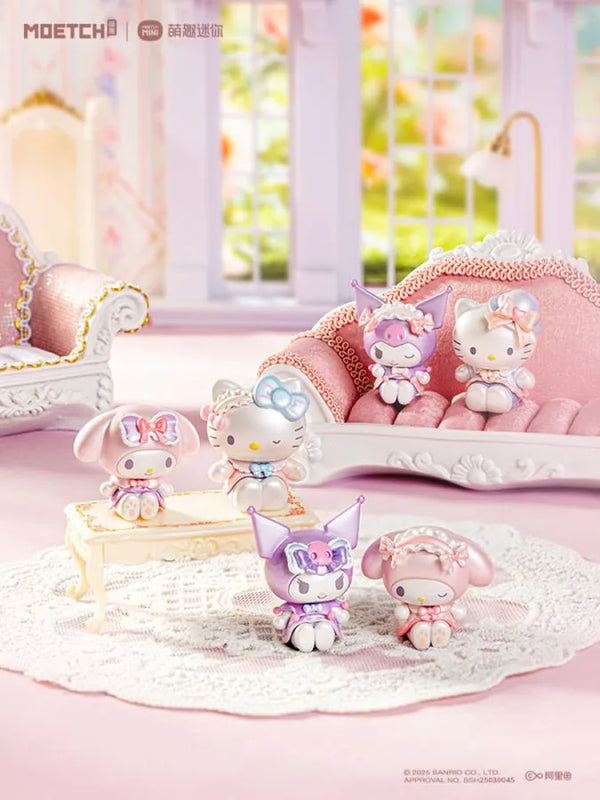 Set of small Sanrio figurines with Hello Kitty, Kuromi, My Melody. Sanrio blind bag 