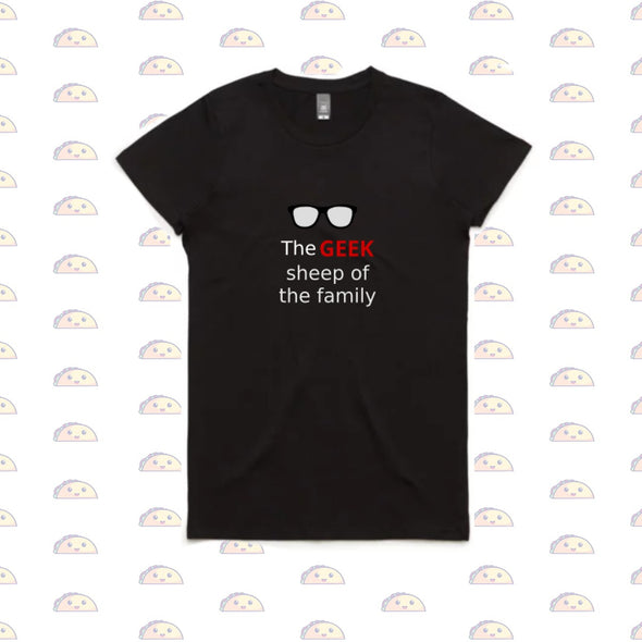 Geek sheep of the family t-shirt | Otaku-taco clothes for woman online__ Short sleeve design Printed chest Available in white O-neckline 100% cotton